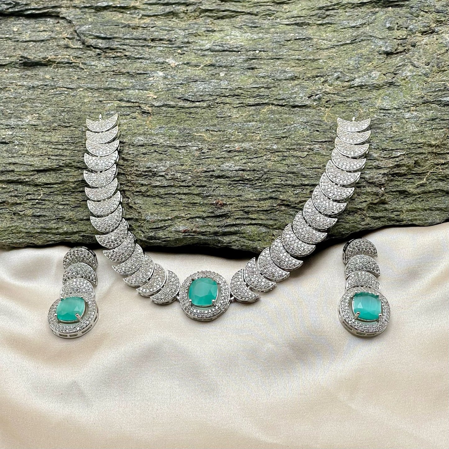 Crystal Sea Green Stone Set